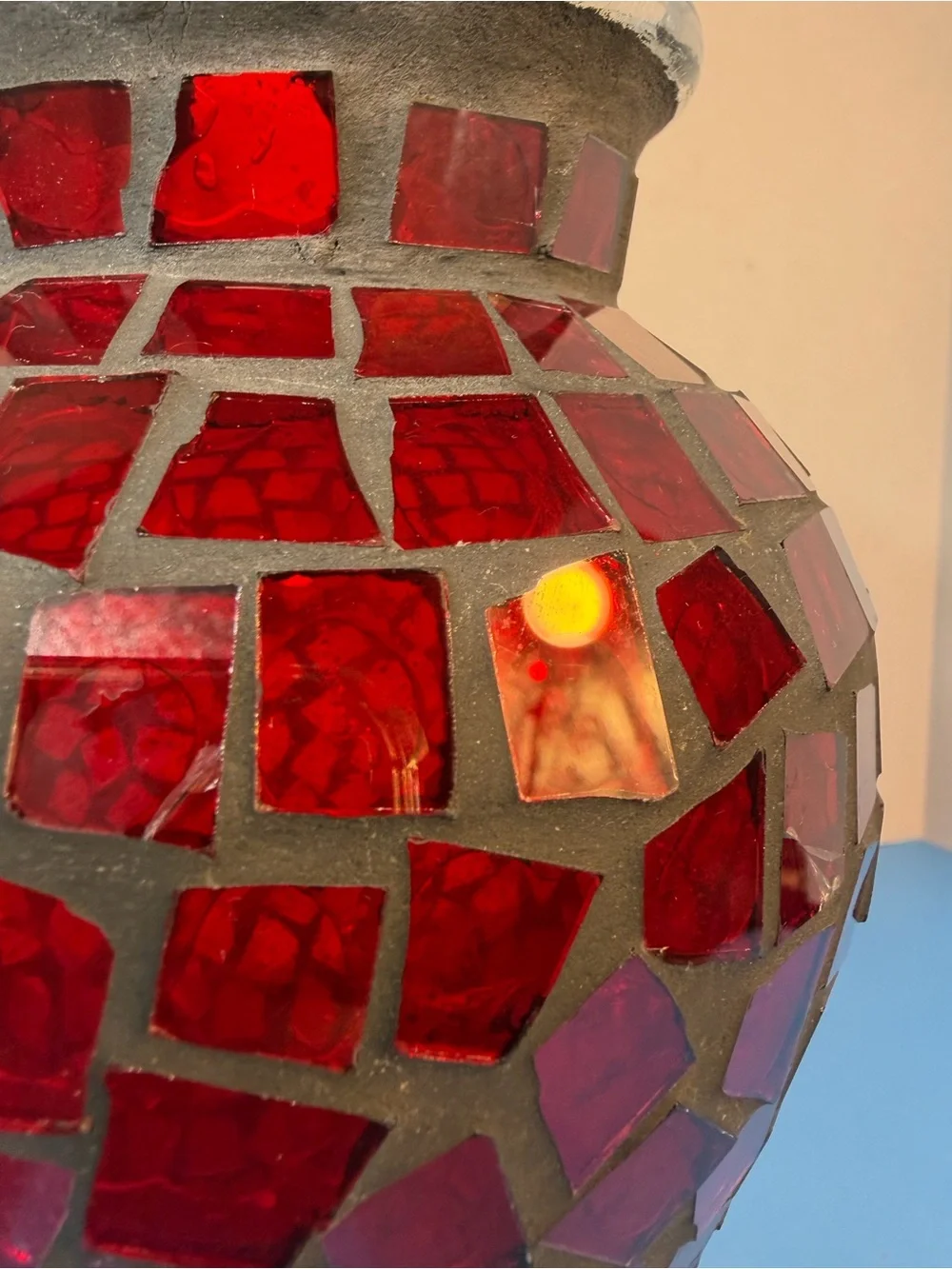 BEAUTIFUL RED STAINED GLASS VASE-11